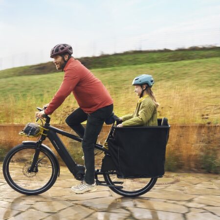 Multicharger - A Long Wheel Family Cargo by Riese & Muller